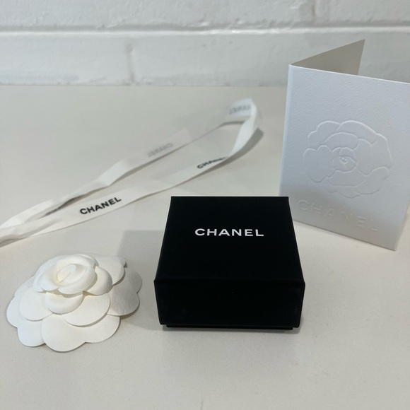 Chanel Earrings - Picture 8 of 9